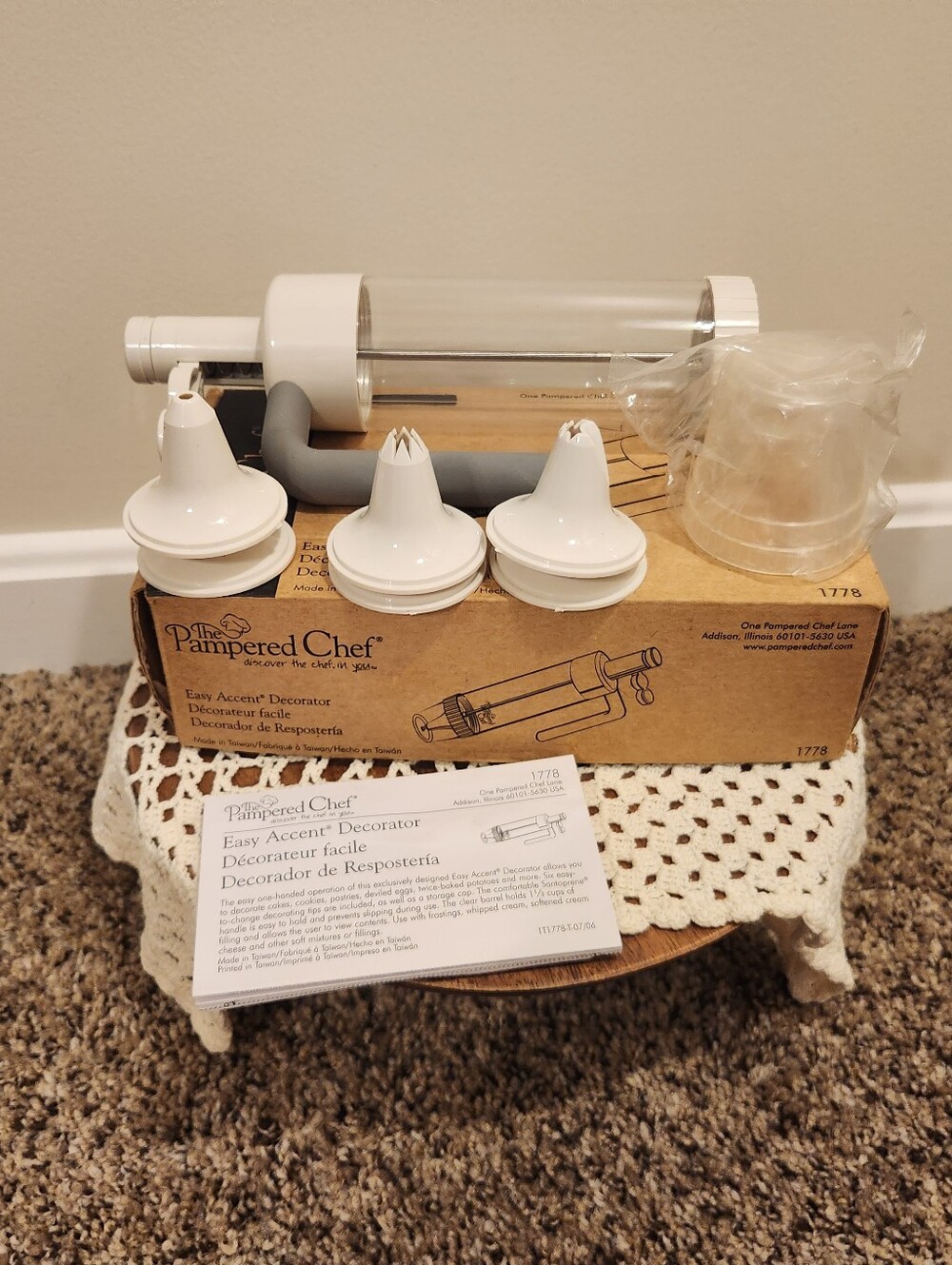 The Pampered Chef Easy Accent Decorator #1778 In Original Box